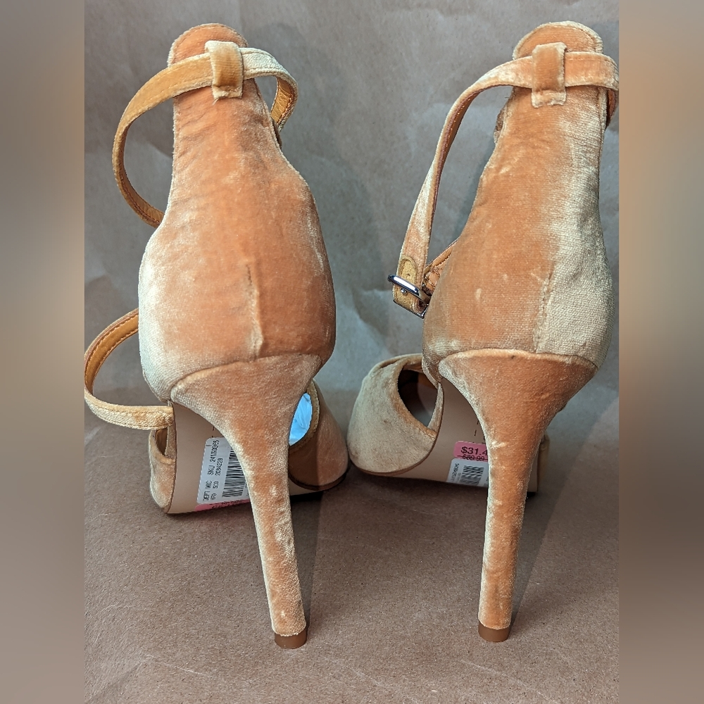 Gianni Bini Velvet Itzel Heels Tuscan Sun - Picture 10 of 11